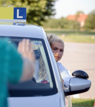 Kurs prawa jazdy z dofinansowaniem min. 80% – zapisz się już dziś!